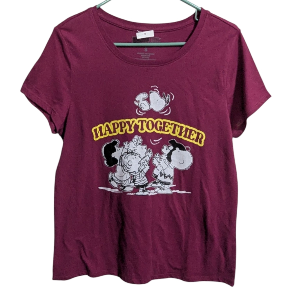 Peanuts Graphic Short Sleeve Tee Shirt Sz Small Unisex Men Women's Maroon W-437
